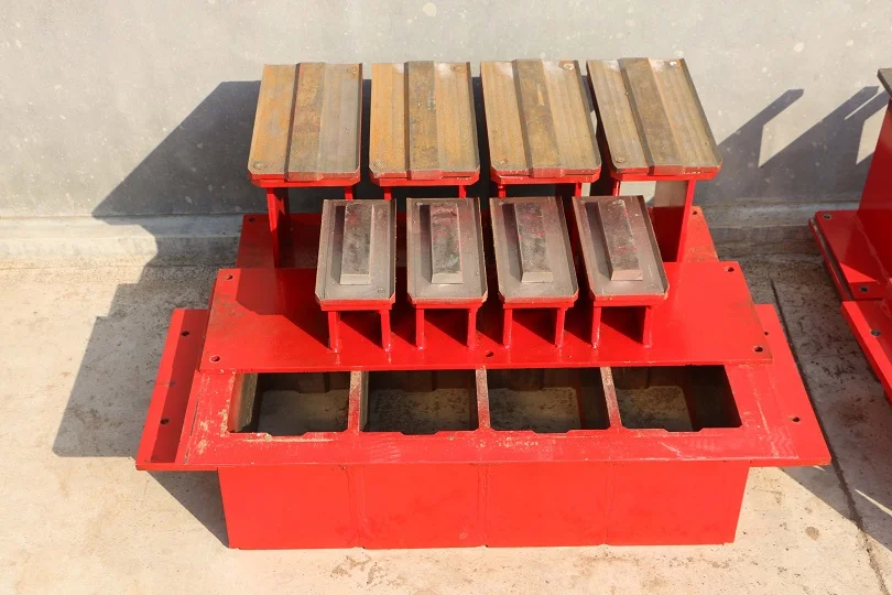 4-10 Fully-automatic Hydraulic Interlocking Block Machine - Image 2
