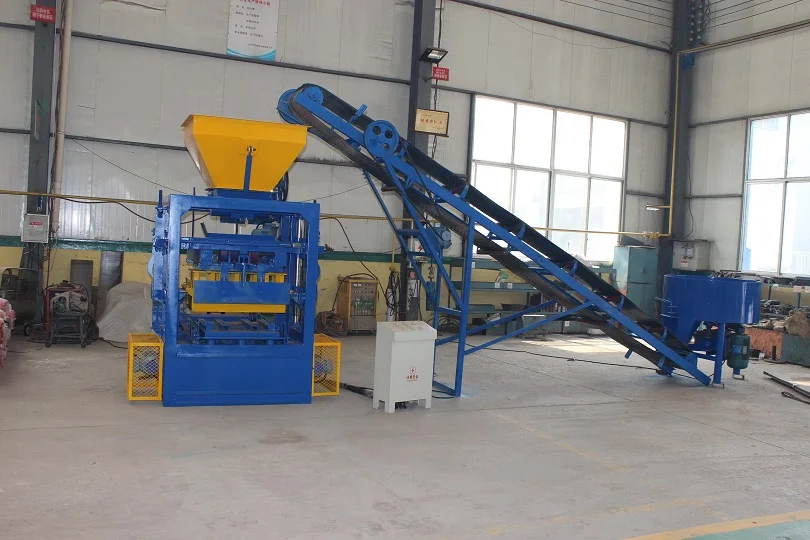QT4-24/26Hollow Brick Moulding Machine Low Price - Image 3