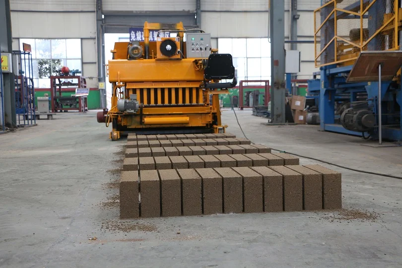 QTM6-30 Mobile Concrete Block Moulding Machine - Image 2