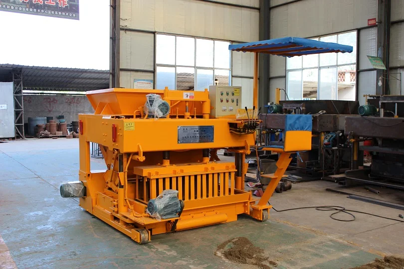 QTM6-30 Mobile Concrete Block Moulding Machine - Image 3